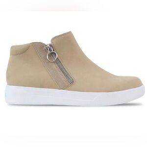 Munro Women's Viera in Light Stone Combo NWB Size 9.5 M